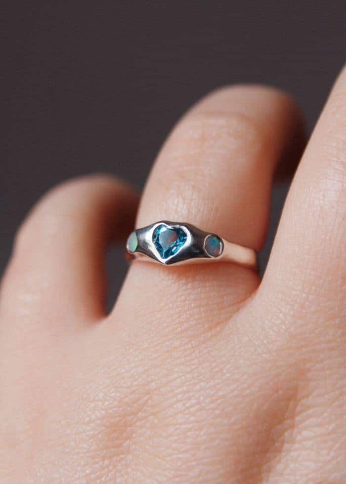 Anillo Topacio y óoalos (talla 14-16)