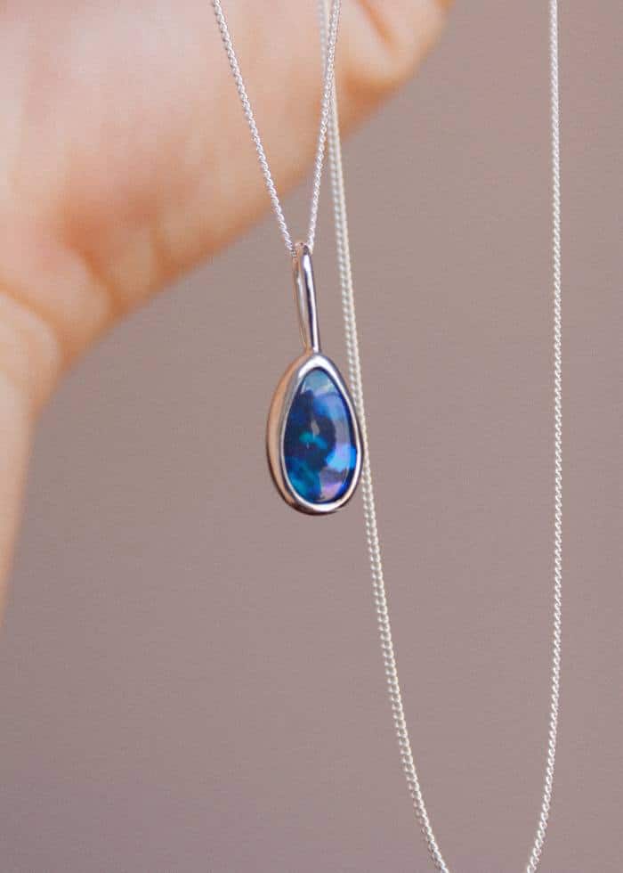 Colgante gota de ópalo australiano