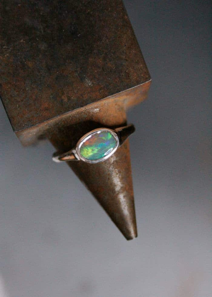 Anillo plata y ópalo (talla 14-16)